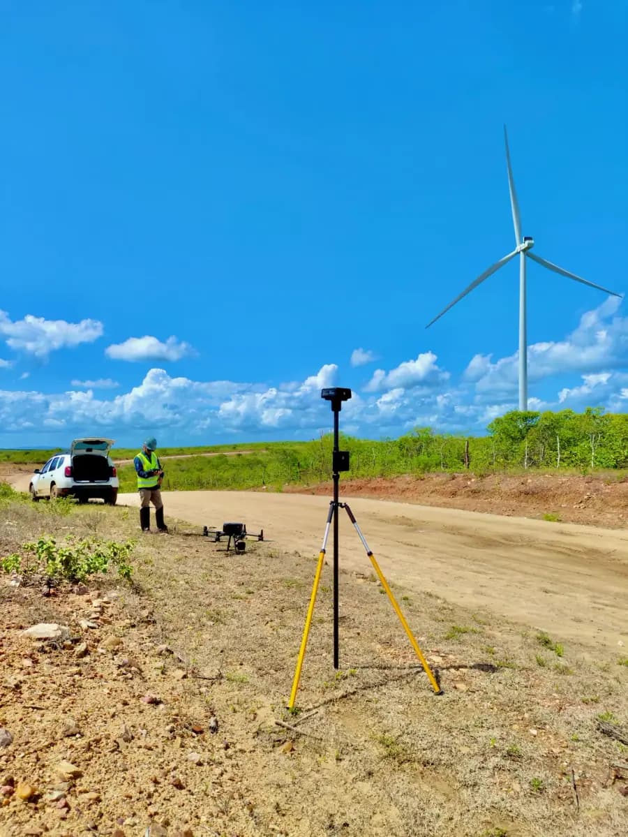 Levantamento aéreo em parque eólico com base GNSS